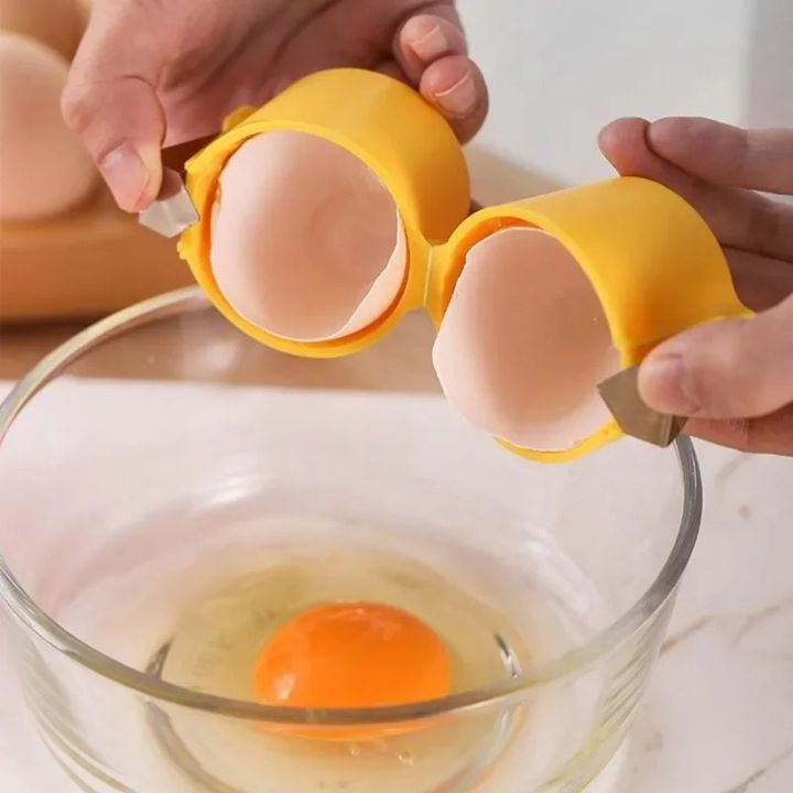 Efficient egg cracker – Open your eggs effortlessly