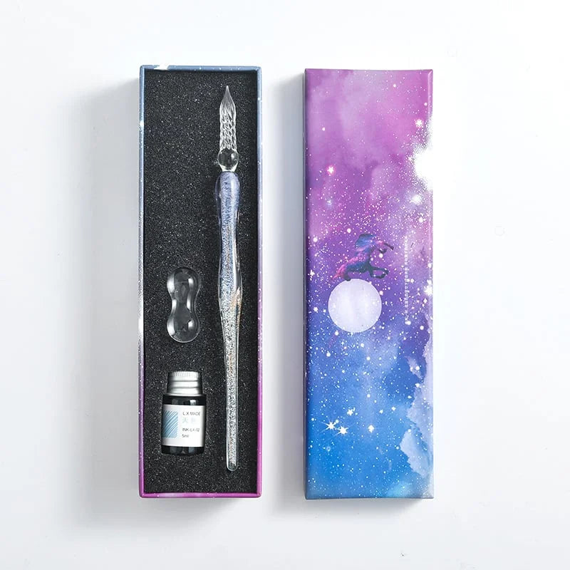 ガラスに浸したペンで優雅に書いてください 